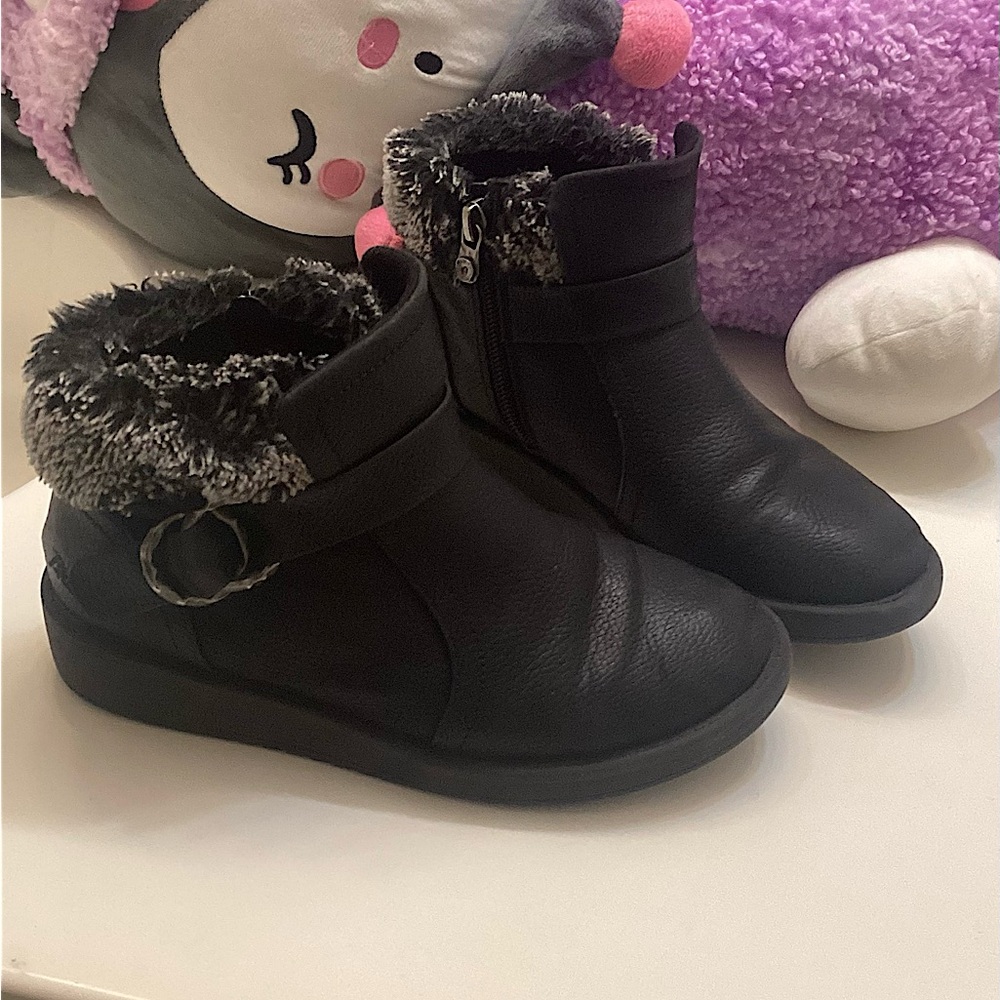 Girls Jellypop Black Faux Fur Lined Ankle Boots, with side zipper.Bundle Deals!